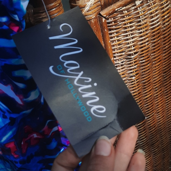 🆕️ Maxine of Hollywood Swim Top - Picture 9 of 12